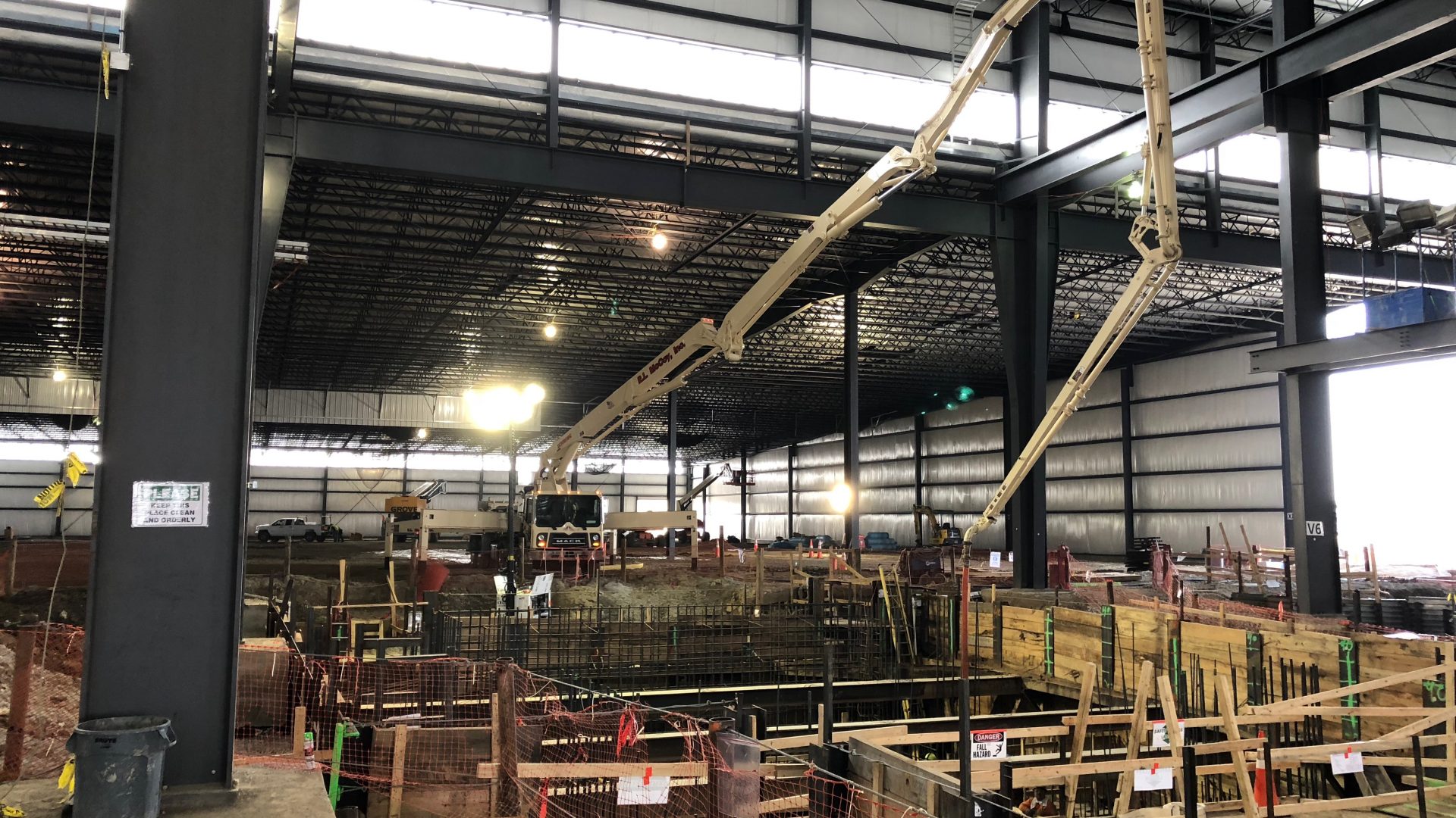 43-meter concrete pump on an interior placement