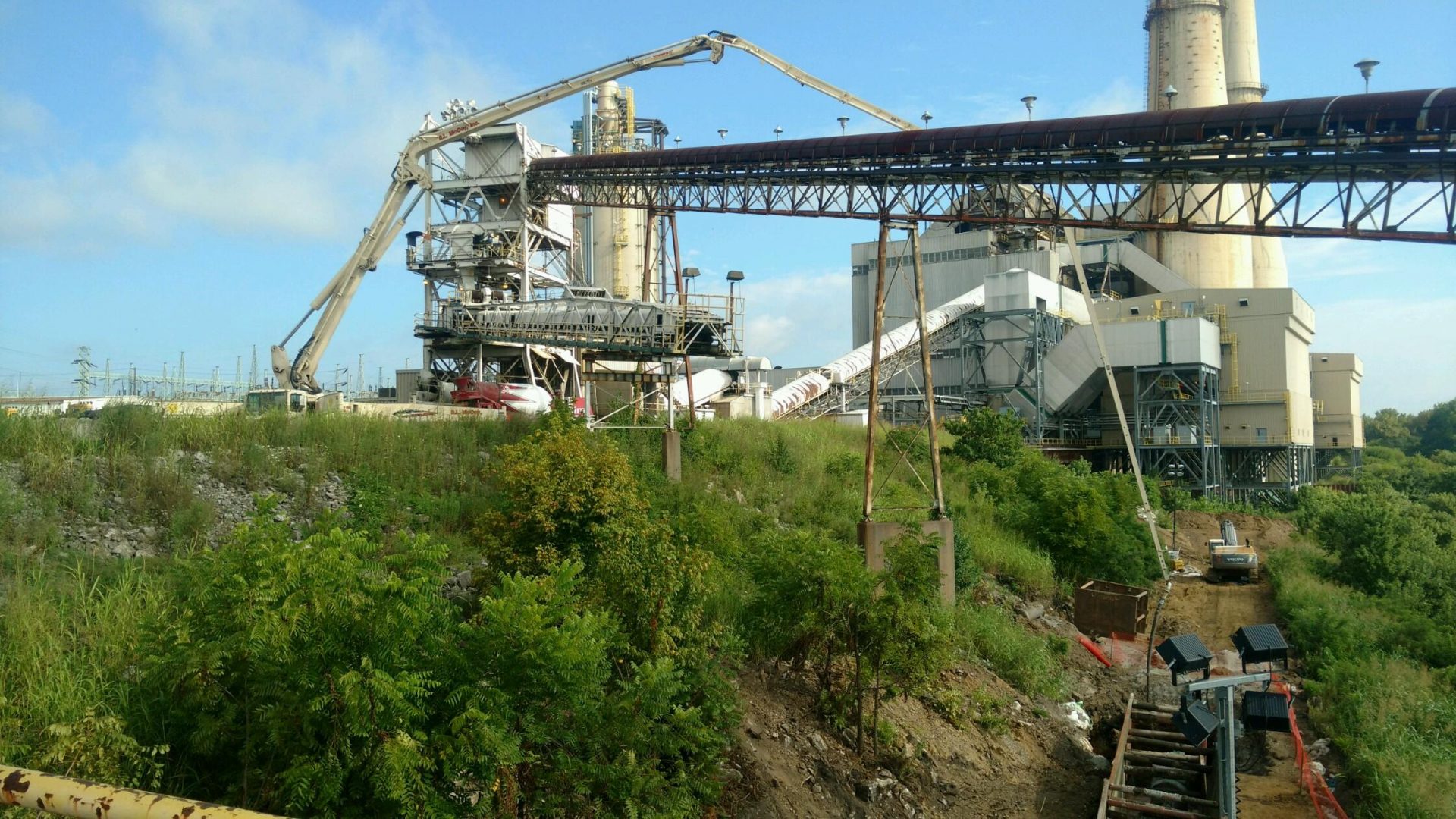61-meter concrete pump at an industrial project